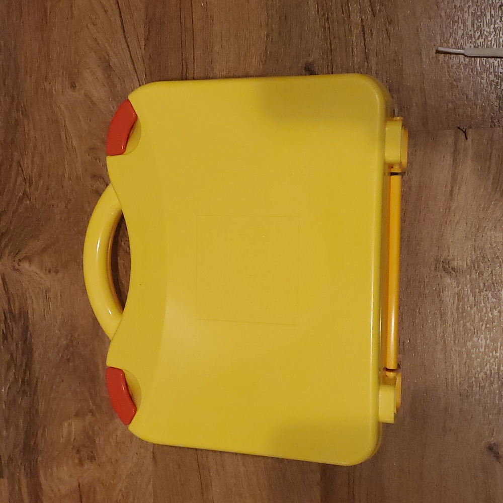 LEGO Classic Building Set in Yellow Case - Picture 4 of 6